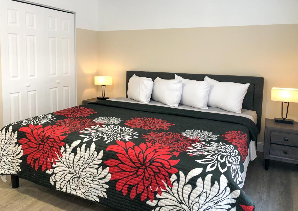 Lazy Cuckoo Inn - Sleek And Stylish Studio Apartments Fort Myers Beach Exterior photo