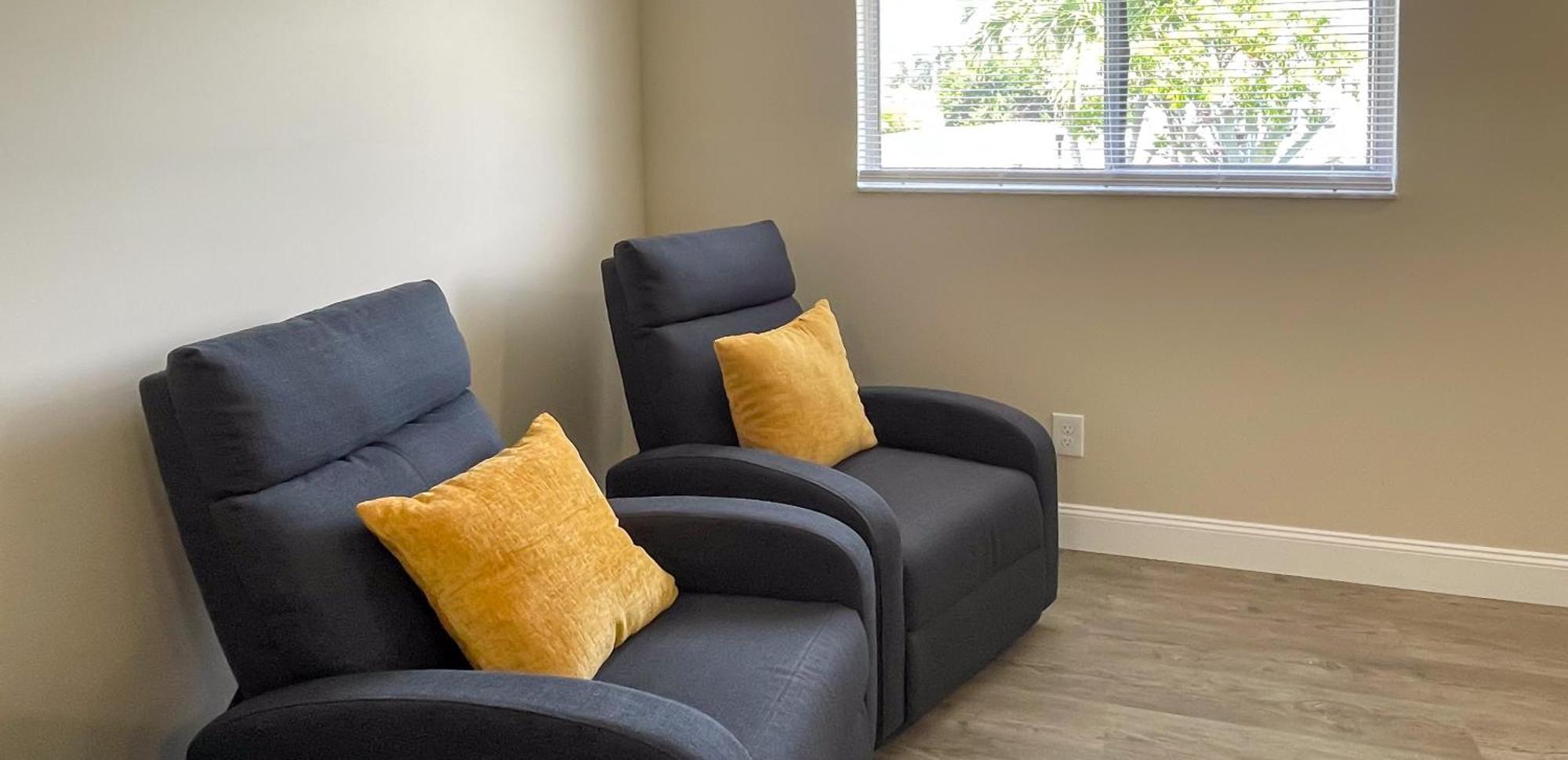 Lazy Cuckoo Inn - Sleek And Stylish Studio Apartments Fort Myers Beach Exterior photo