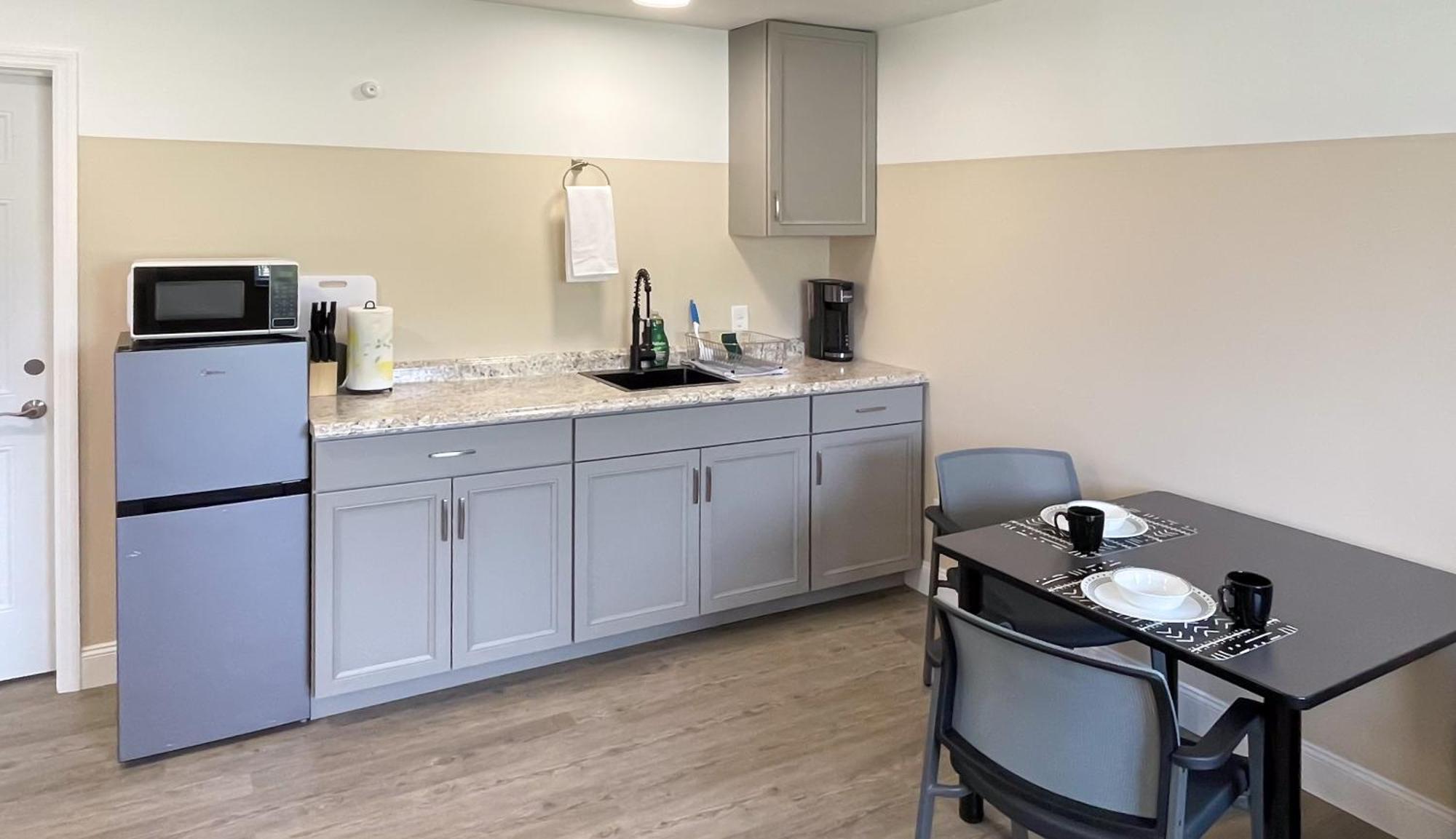Lazy Cuckoo Inn - Sleek And Stylish Studio Apartments Fort Myers Beach Exterior photo